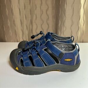 Keen Newport H2 Youth Big Kid's 3 Navy Waterproof Toggle Laced Unisex 1009962